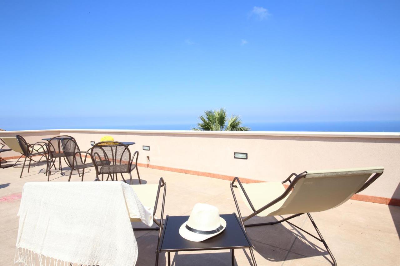 B&B Villa Orchidea Ricadi Buitenkant foto